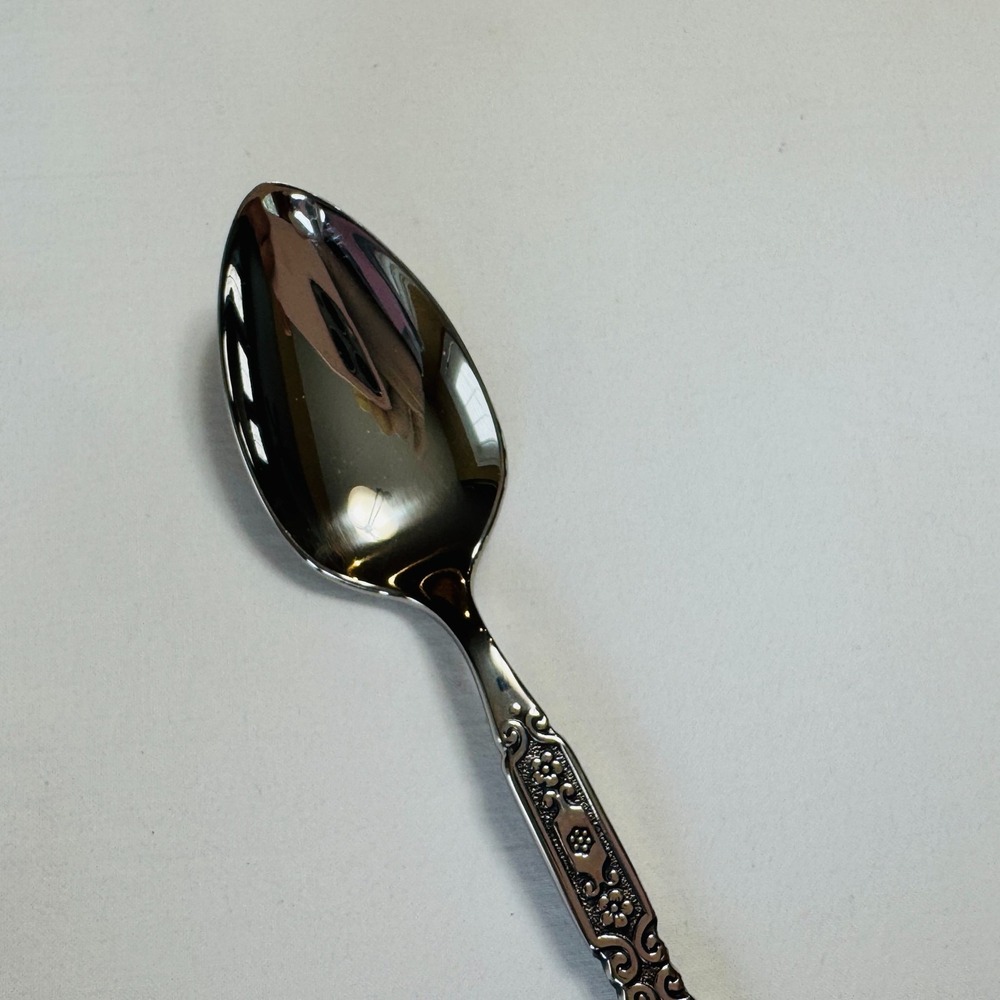 Oneida *Heirloom* RAPHAEL Cube Mark Teaspoon - Picture 3 of 7